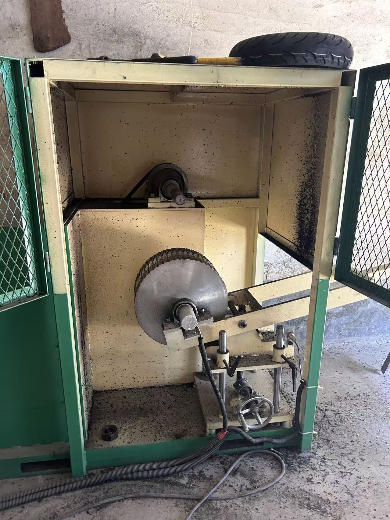 Tyre laboratory test equipment